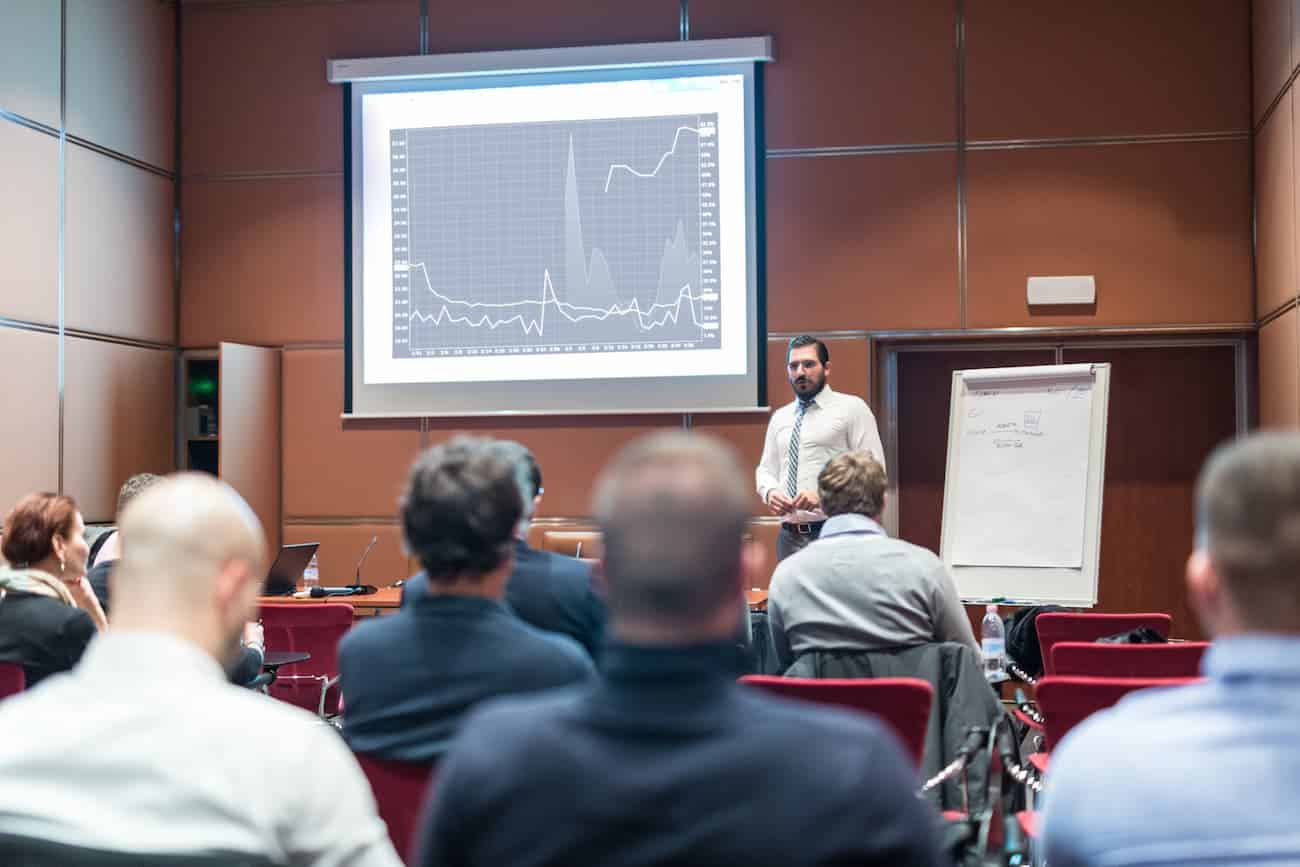 Mastering the Art of Trading: Essential Tips for Choosing the Right Trading Courses